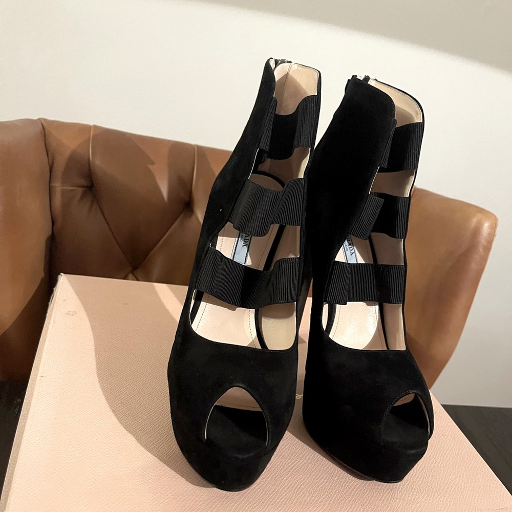 Prada Black Suede Pumps Sz 40